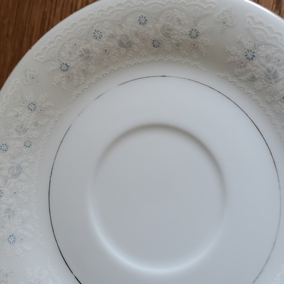 Liling Brocade Blue and Pink Set of 5 Tea Cups and 6 Saucers - Picture 14 of 16